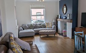 Spacious 3 Bed House Near Beach!